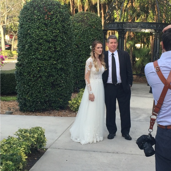 Essense of Australia Wedding Dress - Picture 7 of 11